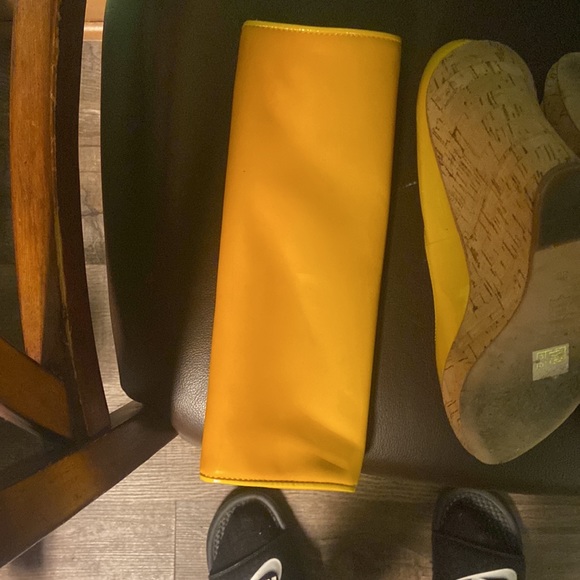 Aldo Bonou Yellow patent leather wedges with matching purse as a set. - Picture 6 of 8